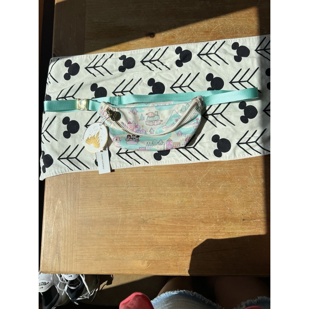 NEW DISNEY STONEY CLOVER ITS A SMALL WORLD WAIST BELT BAG FANNY PACK PURSE WHITE - Picture 1 of 2